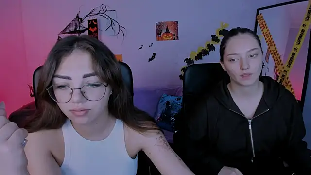 kiki swan online show from November 4, 2025, 6:50 am