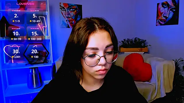 kiki swan online show from March 17, 2025, 10:38 am