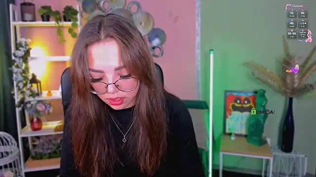 kiki swan online show from September 24, 2025, 3:07 pm