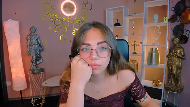 kiki swan online show from July 2, 2026, 5:57 am