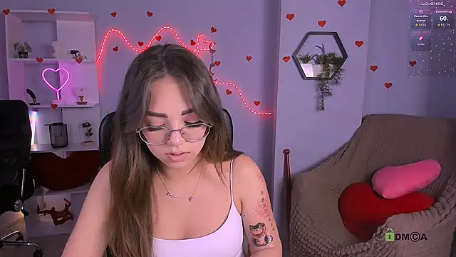 kiki swan online show from June 17, 2026, 8:08 pm