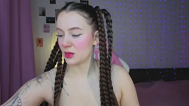 Bella Garcia online show from February 8, 2026, 3:37 am