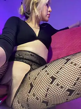 Snapshot of Amorkiss_ chatting on February 21, 2026, 4:36 am Amorkiss online show from February 21, 2026, 4:36 am