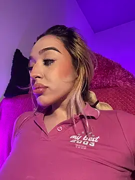 Snapshot of Amorkiss_ chatting on January 16, 2026, 4:27 am Amorkiss online show from January 16, 2026, 4:27 am