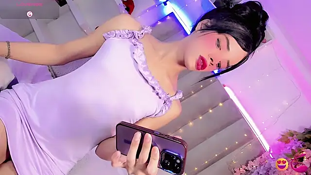 Nina Keyli online show from June 9, 2026, 9:05 pm