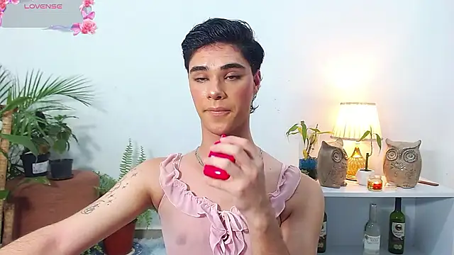 juanes puthee online show from March 13, 2026, 4:06 am