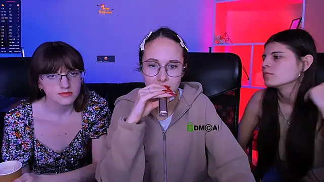 mona cloud online show from November 5, 2025, 8:01 pm