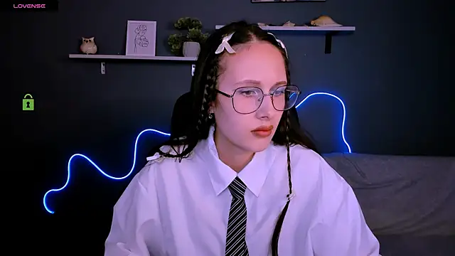 mona cloud online show from September 22, 2025, 7:53 pm