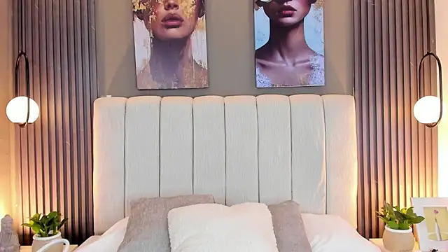 GiannaColling1 online show from November 9, 2025, 1:59 pm