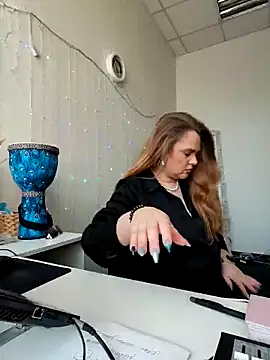 Juicy PeachLux online show from March 16, 2026, 5:55 am