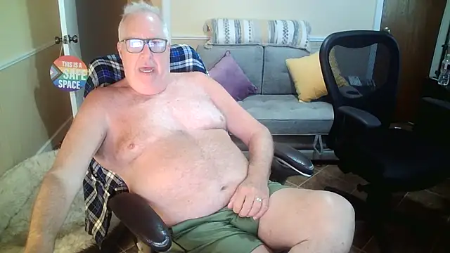 superbearboss online show from June 11, 2026, 10:51 pm