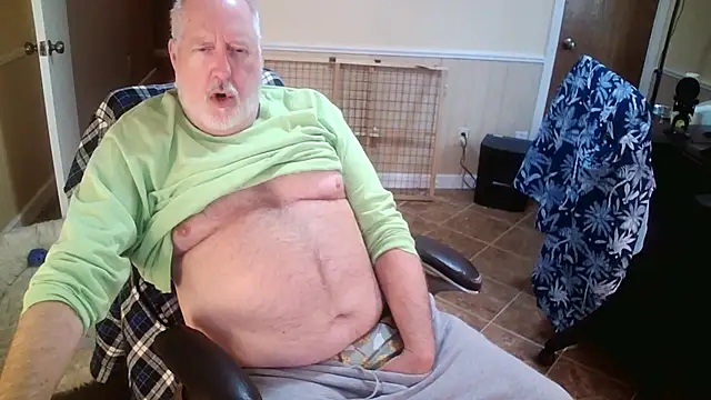 superbearboss online show from November 21, 2025, 4:39 pm