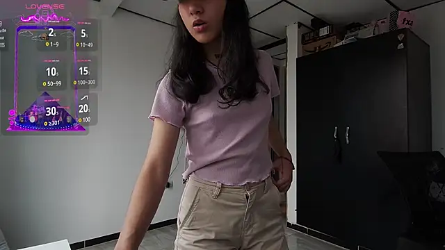 22Amatista online show from March 22, 2025, 7:42 pm