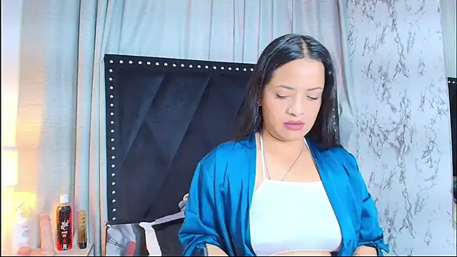 Snapshot of AvaX_777 chatting on August 5, 2026, 5:40 pm AvaX 777 online show from August 5, 2026, 5:40 pm