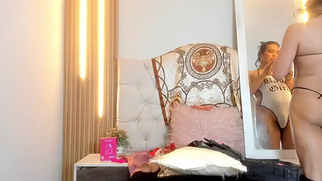 Snapshot of Alexa_Bravva chatting on March 19, 2026, 4:01 am Alexa Bravva online show from March 19, 2026, 4:01 am