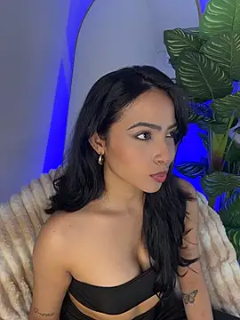  Emily Thompson  online show from March 22, 2026, 3:32 am