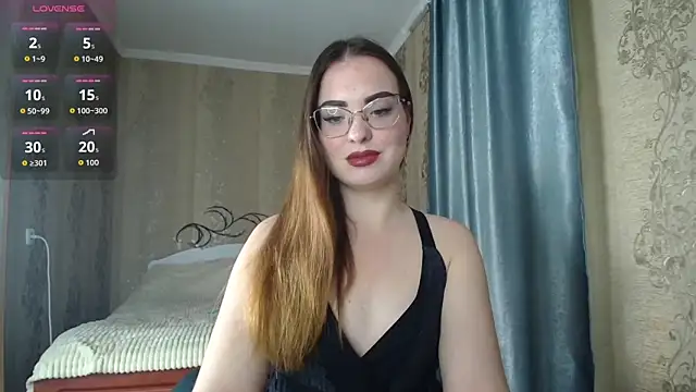 Snapshot of Leila_Kissyu chatting on May 11, 2026, 9:43 am Leila Kissyu online show from May 11, 2026, 9:43 am