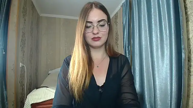 Snapshot of Leila_Kissyu chatting on September 27, 2025, 6:03 pm Leila Kissyu online show from September 27, 2025, 6:03 pm