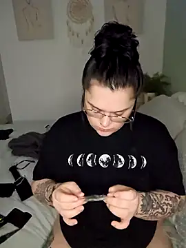 Saucy-Serenity online show from January 11, 2026, 8:05 pm