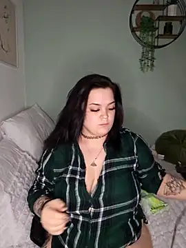 Saucy-Serenity online show from February 22, 2026, 8:43 pm