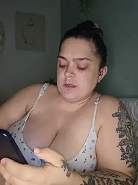 Saucy-Serenity online show from June 22, 2026, 9:01 pm