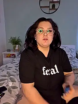 Saucy-Serenity online show from October 4, 2025, 1:45 pm