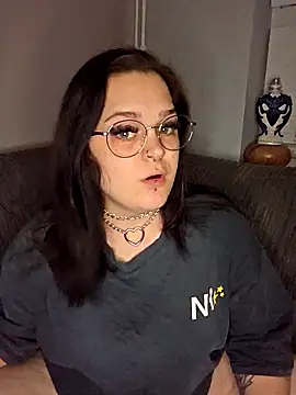 Saucy-Serenity online show from October 16, 2025, 7:22 pm