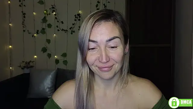 Snapshot of Kiss_julli88I chatting on December 16, 2025, 6:34 pm Kiss julli88I online show from December 16, 2025, 6:34 pm