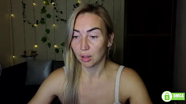 Snapshot of Kiss_julli88I chatting on October 5, 2025, 5:25 pm Kiss julli88I online show from October 5, 2025, 5:25 pm