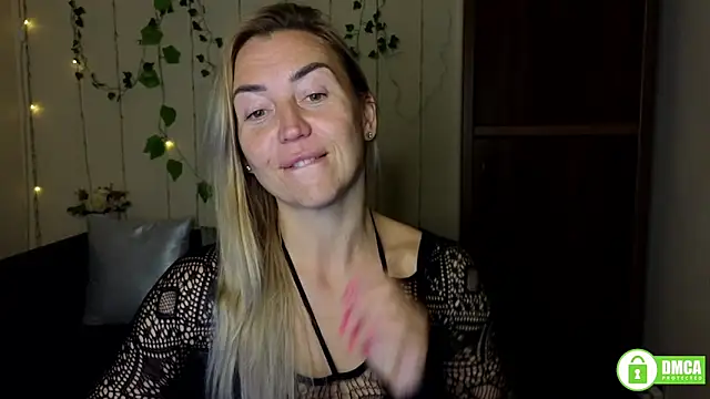 Snapshot of Kiss_julli88I chatting on September 28, 2025, 5:31 pm Kiss julli88I online show from September 28, 2025, 5:31 pm