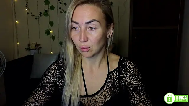 Snapshot of Kiss_julli88I chatting on October 4, 2025, 5:25 pm Kiss julli88I online show from October 4, 2025, 5:25 pm