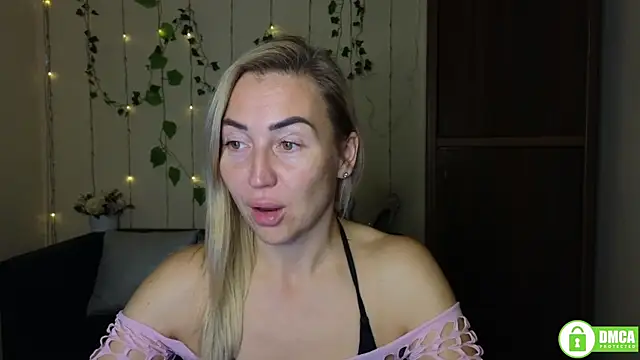 Snapshot of Kiss_julli88I chatting on October 23, 2025, 5:33 pm Kiss julli88I online show from October 23, 2025, 5:33 pm