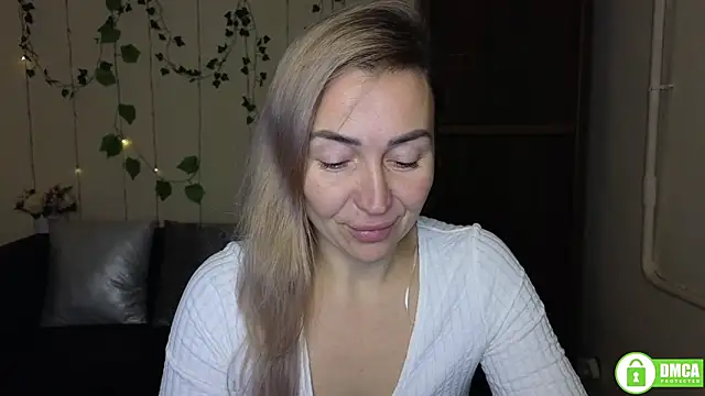 Snapshot of Kiss_julli88I chatting on December 14, 2025, 6:24 pm Kiss julli88I online show from December 14, 2025, 6:24 pm