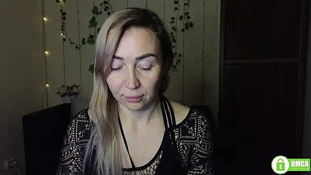 Snapshot of Kiss_julli88I chatting on December 21, 2025, 6:31 pm Kiss julli88I online show from December 21, 2025, 6:31 pm