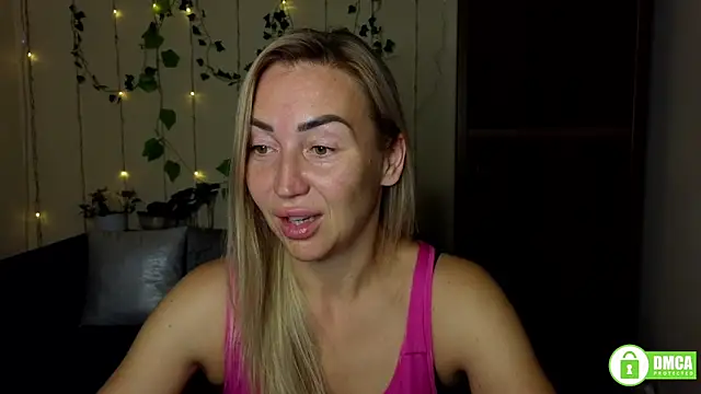 Snapshot of Kiss_julli88I chatting on September 15, 2025, 5:35 pm Kiss julli88I online show from September 15, 2025, 5:35 pm