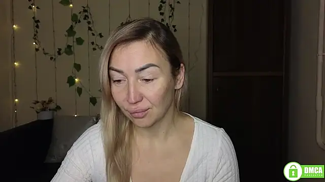 Snapshot of Kiss_julli88I chatting on January 5, 2026, 6:33 pm Kiss julli88I online show from January 5, 2026, 6:33 pm