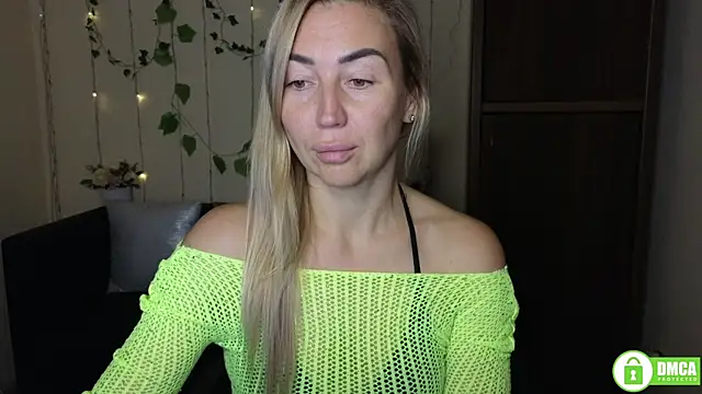 Snapshot of Kiss_julli88I chatting on October 14, 2025, 5:24 pm Kiss julli88I online show from October 14, 2025, 5:24 pm