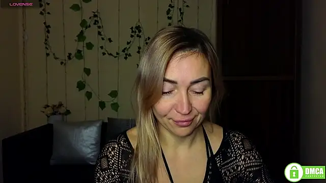 Snapshot of Kiss_julli88I chatting on January 9, 2026, 6:26 pm Kiss julli88I online show from January 9, 2026, 6:26 pm