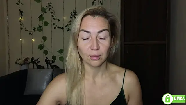 Snapshot of Kiss_julli88I chatting on November 4, 2025, 6:22 pm Kiss julli88I online show from November 4, 2025, 6:22 pm