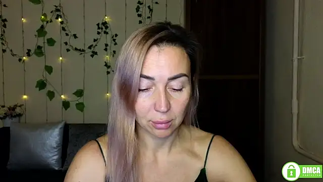 Snapshot of Kiss_julli88I chatting on November 21, 2025, 6:29 pm Kiss julli88I online show from November 21, 2025, 6:29 pm