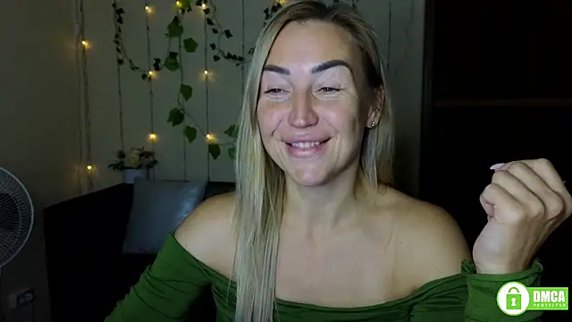 Snapshot of Kiss_julli88I chatting on October 3, 2025, 5:25 pm Kiss julli88I online show from October 3, 2025, 5:25 pm