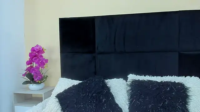 MaddyCrofft online show from March 12, 2026, 11:25 am