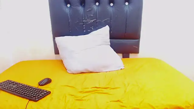 Snapshot of NICKY19XX chatting on March 18, 2025, 7:55 pm NICKY19XX online show from March 18, 2025, 7:55 pm