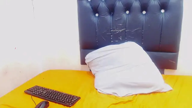 Snapshot of NICKY19XX chatting on March 19, 2025, 2:27 am NICKY19XX online show from March 19, 2025, 2:27 am