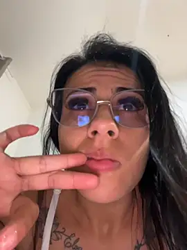 jheicylli online show from June 22, 2026, 4:15 pm