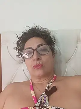 Snapshot of AlessandraLeroy chatting on July 12, 2026, 1:28 am AlessandraLeroy online show from July 12, 2026, 1:28 am
