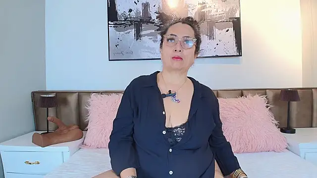 Snapshot of AlessandraLeroy chatting on July 10, 2026, 11:54 am AlessandraLeroy online show from July 10, 2026, 11:54 am