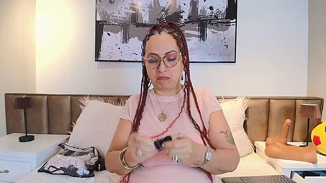 AlessandraLeroy online show from June 15, 2026, 12:27 pm
