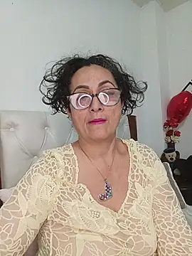Snapshot of AlessandraLeroy chatting on July 8, 2026, 1:52 am AlessandraLeroy online show from July 8, 2026, 1:52 am
