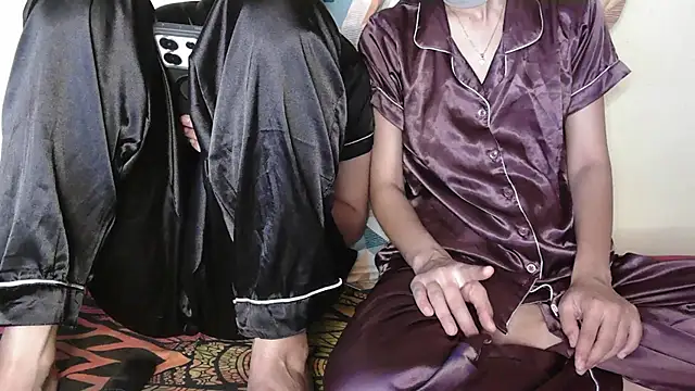 NaughtyThrouple007 online show from June 16, 2026, 1:33 pm